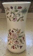 Vintage MINTON 1995 “ HOLLY BERRY” Bone China Fluted Vase, 6”, MINT picture