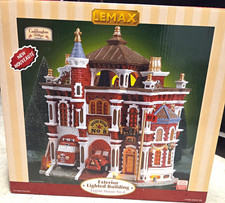 Lemax Caddington Village Engine House No. 8 Porcelain Lighted Building Boxed picture