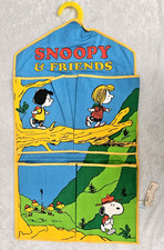 VTG 1970s Snoopy & Friends Camping Wall Hanging 4 Pocket Organizer  Brand New picture
