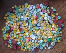 Huge NOS Buttons Mixed Lot Approx 900 Total Various Colors/Shapes/Sizes See Pics picture