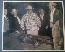 Ronald Reagan Signed 8x10 Photo 1969 Sacramento Ca. White House Postage '86 picture