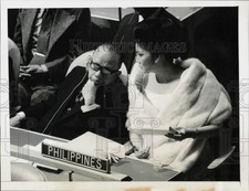 1975 Press Photo Imelda Marcos and Carlos Romulo of the Philippines at Meeting picture