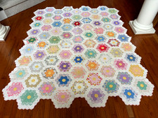 1930'S GRANDMOTHERS FLOWER GARDEN HEXAGON QUILT HAND STITCHED FEEDSACK CALICO picture