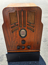 Philco Model 610 Collectible Wooden Cabinet Tabletop Tube Radio picture