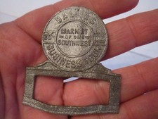 1938 DALLAS BUSINESS TOUR MARKET OF THE SOUTHWEST BADGE - METAL - TUB SCC picture