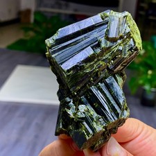 271G Natural green tourmaline quartz crystal cluster mineral specimen picture