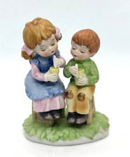 Vintage Lefton Ceramic/Porcelain Boy & Girl Figurine - Having a Snack - 4
