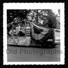 USO MILITARY PARADE FLOAT SAILORS WOMEN DANCING OLD/VINTAGE PHOTO- I241 picture
