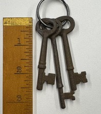🌿 🗝️ Vintage Solid Metal Skeleton Keys , Rusty Antique Hardware Lot picture