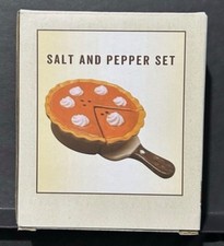 Cracker barrel salt & Pepper Shaker Set - Thanksgiving - New picture
