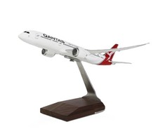 PacMin Qantas Airways Boeing 787-9 Dreamliner Desk Display Model 1/200 Airplane picture