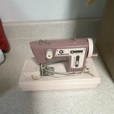 Durham Vintage Original Child-Sized Sewing Machine Built-In, Pink /cream picture