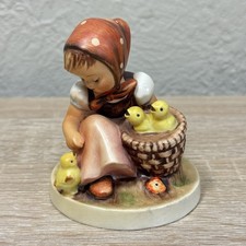 Goebel Hummel Chick Girl Figuine HUM 57/0 TMK2 Full Bee 1950's Germany 3.5