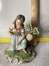 capodimonte figurine R G Lady with Tree Stump picture