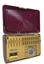 Vtg 1947-1948 Tube Radio AIRLINE Model 84GCB-1062A - Montgomery Ward RED picture