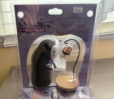 Studio Ghibli Spirited Away Miniature Toy Kaonashi No Face and Lantern Set  picture
