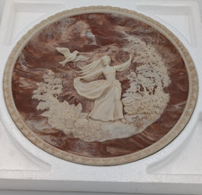 Solid Incolay Stone Collector Plate To A Skylark Gayle Bright Appleby picture