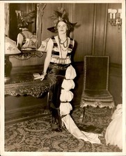 LD263 Original Photo MRS L.J. CUSHING UNUSUAL GOWN 1920s SOCIALITE FASHION picture
