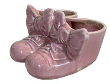McCoy vintage ceramic pottery planter pink baby shoes with bows 1940s 50s MCM picture