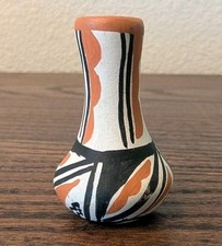 Eliz Olguin Isleta Pueblo Miniature Pottery Vase Signed NM 1.5