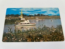 Lago en el Parque Avila Camacho Lake in the Park Guadalajara Jal Mexico Postcard picture