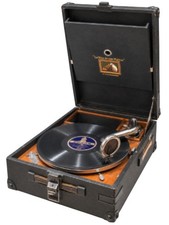 La Voix de son maitre handheld gramophone - model HMV 101, circa 1925, picture