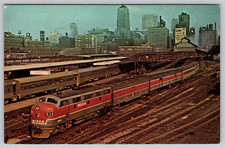 MONON RAILROAD CI&L Streamliner Hoosier Dearborn Train Locomotive Postcard picture