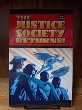 The Justice Society Returns DC Comics Superheroes Fiction Book Paperback 2003 picture