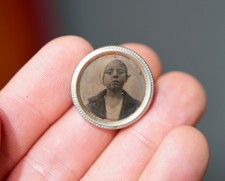 WWI era Employee Badge Antique Picture Photo Frame Shirt Pin Pinback Vintage picture