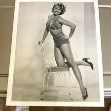 Shirley Jones Signed Hard Signed B&W Portrait Pin-Up Photograph Print 8x10 picture