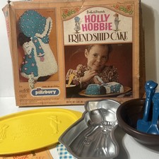 Vtg Wilton Holly Hobbie Friendship Cake Pan & Accessories Orig Box Pillsbury picture