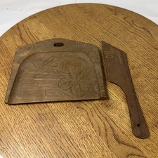 VINTAGE JAPANESE CARVED WOOD CRUMB PAN AND SCRAPER picture