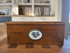 Vintage Pfaltzgraff Yorktowne Wooden Recipe Box Blue White Floral Ceramic Inlay picture