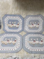 VINTAGE COUNTRY GEESE RIBBON GEESE GOOSE PLACEMATS SET OF 4 RARE EUC picture