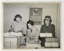American Women's Voluntary Services 1942 Female Workers WWII Type 1 Photo J15229 picture
