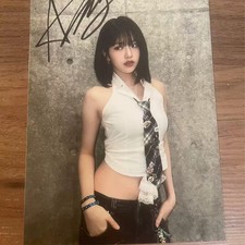 IVE An YuJin Autograph Photos Signature Fidelity Gifts 6 Inch An YuJin Signature picture