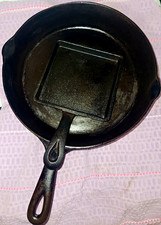 Vintage Unmarked Wagnor No.8 & Square Single-Egg  Cast Iron Skillet (1924-1935) picture