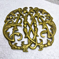 VINTAGE Colonial Williamsburg Cypher Brass Trivet CW 10-14 Virginia Metalcrafter picture