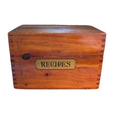 Vintage Wood Cedar Recipe Box With Dovetail Joint Construction Pilliod 6x4x3.25