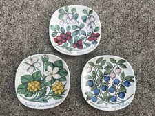3 PCS Arabia Finland BOTANICAL FLORAL Square Wall Gallery Wall Plate Flowers Lot picture