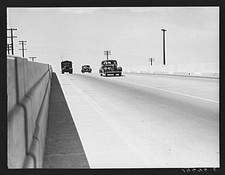 Photo:California U.S. Highway 99 Tulare Fresno 1939 Overpass Roadside Cars picture