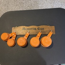 Vtg 1970s Tupperware Harvest Orange Measure Cup Set 5 & Wood Wall Measuring Rack picture