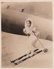1939 Press Photo Actress Jeanette MacDonald snow skiing in 