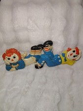 Vintage 1977 Pair Raggedy Ann & Andy Plastic Laying Wall Plaques Bobbs Merrill picture