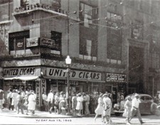 CINCINNATI OHIO Postcard - VJ DAY - UNITED CIGARS - HOTEL GIBSON - DOW DRUGS picture