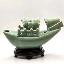 Vintage Yi Lin Arts Celadon Porcelain Boat Inkstone Dropper with Carved Base picture