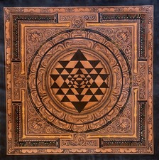 OIL VARNISHED SHRI YANTRA  NEWARI PAUBHA MASTERPIECE THANGKA PAINTING picture