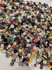 Huge Bulk Lot Vtg Sewing Buttons 2 lbs 1.4 oz Mixed Colors 