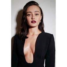 Ella Purnell Sexy Hot Photo 4x6 picture
