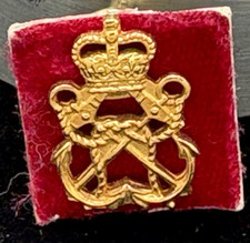 Vtg WWII Royal Canadian Navy Sweetheart Pin Kings Crown Crossed Anchors RCN Bdg picture